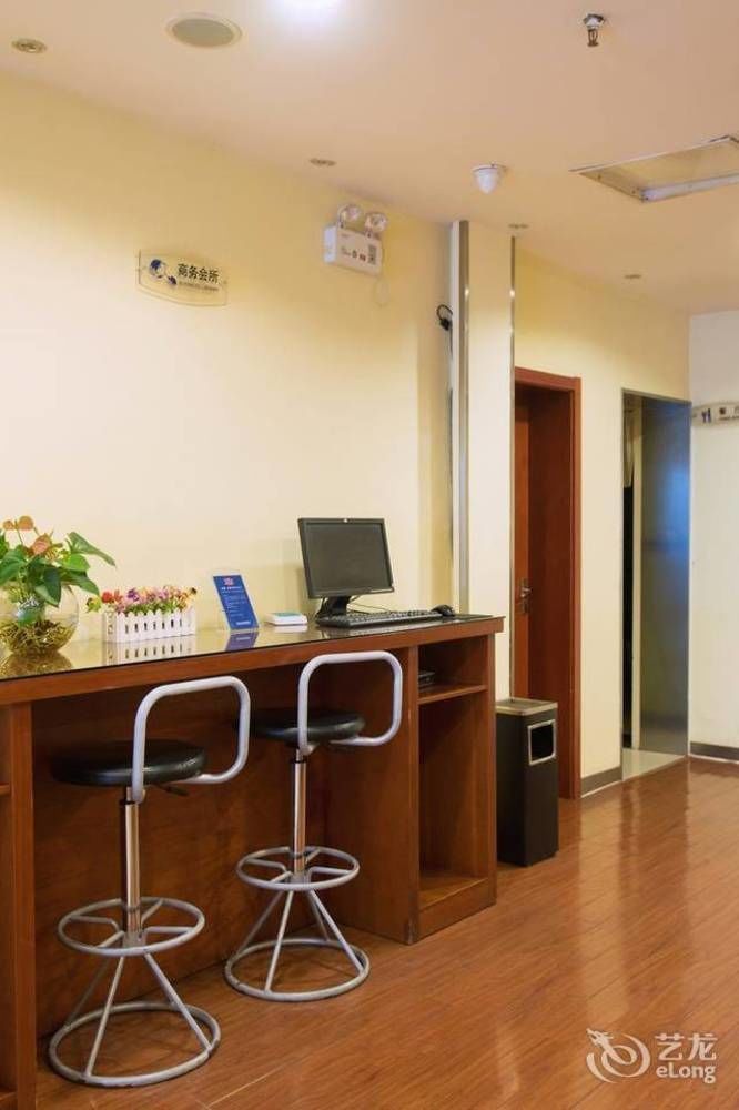 Hanting Express Shanghai Lujiazui Minsheng Road المظهر الخارجي الصورة